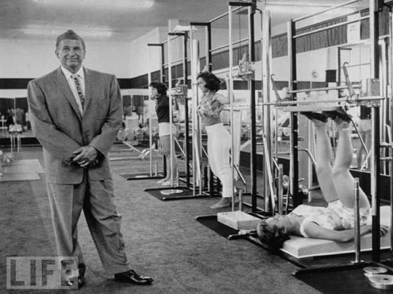 attrezzi fitness universal gym