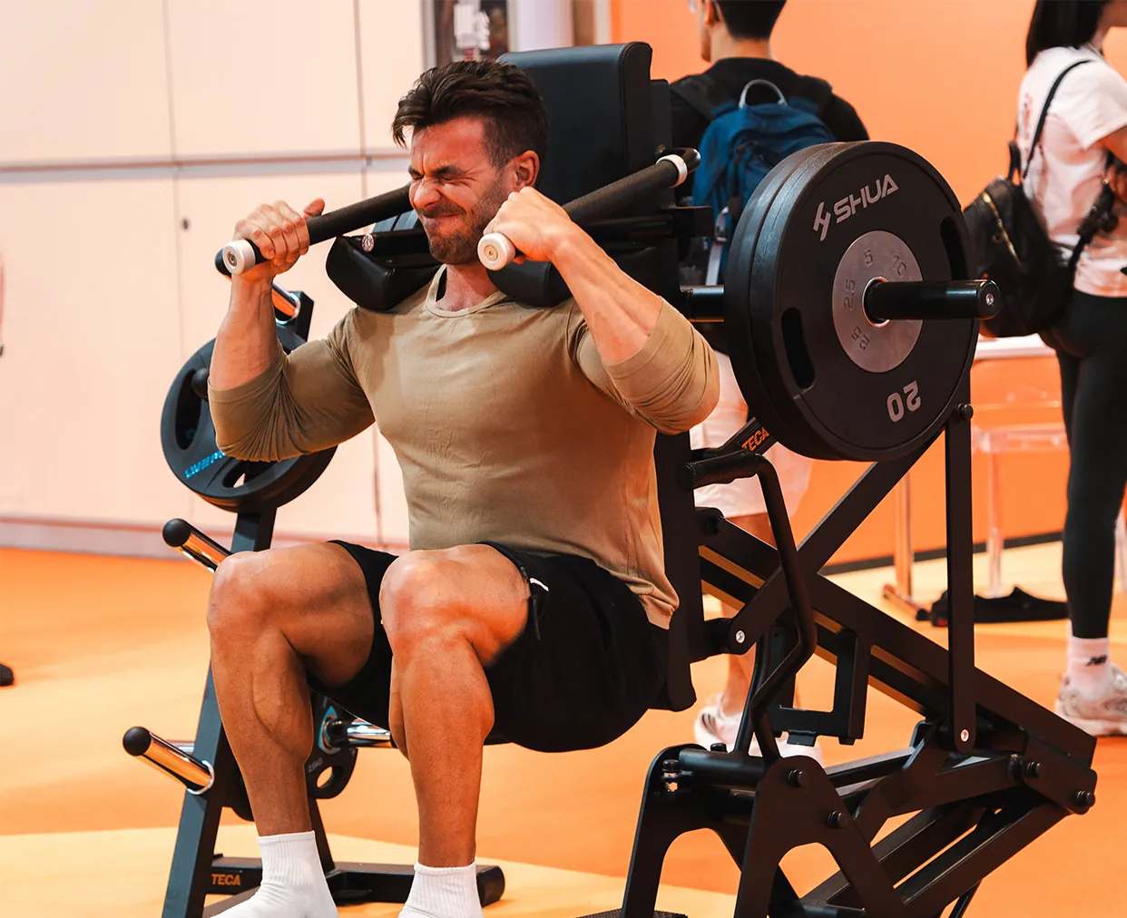 Hack Squat - Distribuzione SHUA Fitness